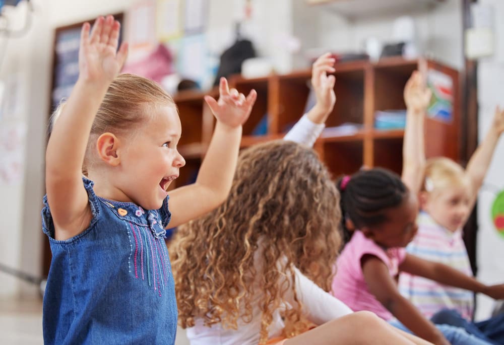 Kleuters doen actief en betrokken mee met directe instructie.