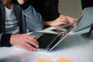 Schoolteam werkt aan aanbod digitale geletterdheid met O21.
